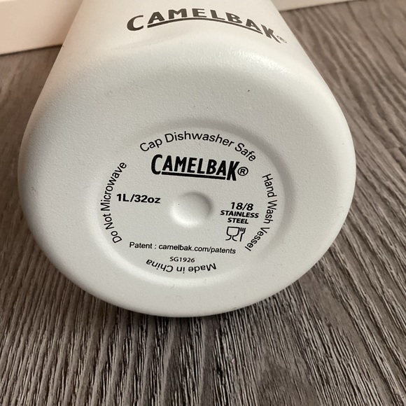 CamelBak Carry Cap Bottle - Vacuum Insulated Stainless Steel - Easy Carry - Picture 8 of 10